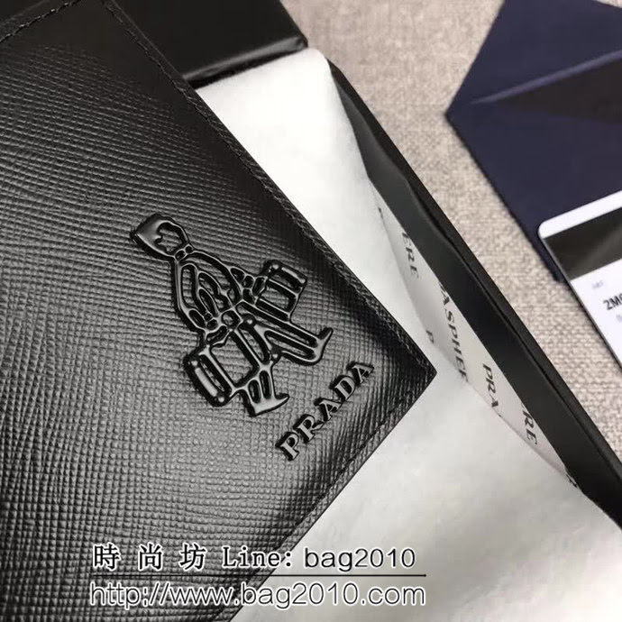 PRADA普拉達 專櫃最新款 頂級原單十字紋牛皮 男士短款錢夾 2M0513 DD1331
